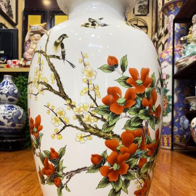 Bình họa tiết Én Báo Xuân Về
